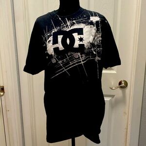 Mid 2000’s Black Men’s XL DC Shirt